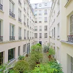 Grand Studio 2 Pers Republique Bastille Paris 3