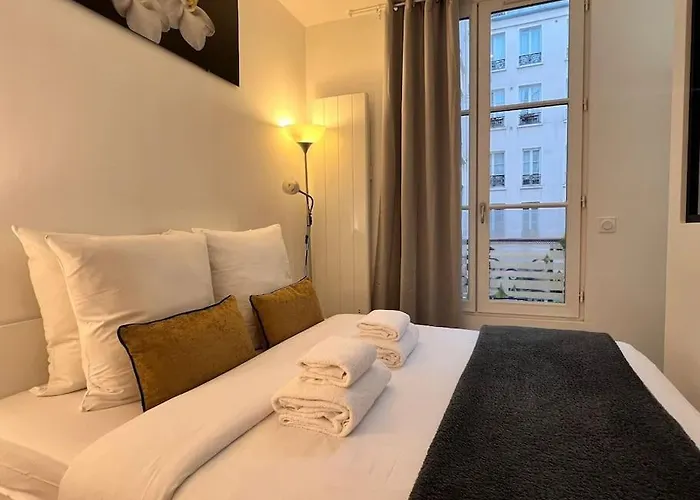 Grand Studio 2 Pers Republique Bastille Paris 3